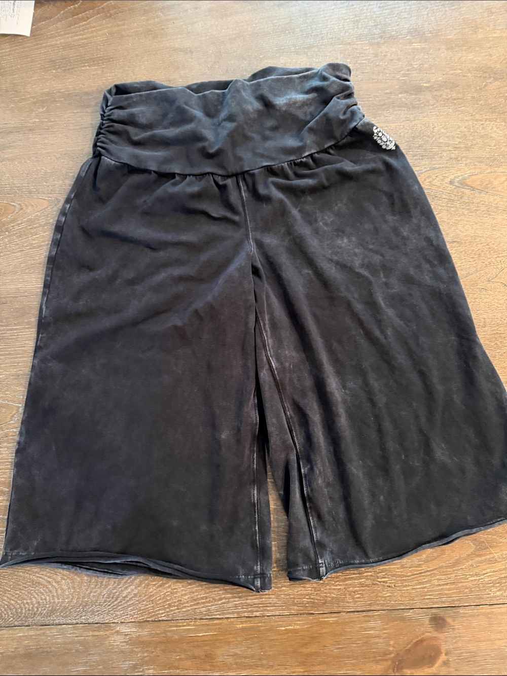 FP Movement Hot Shot Renewal Pant Crop Black Free People Black Athletic Shorts - Picture 5 of 8